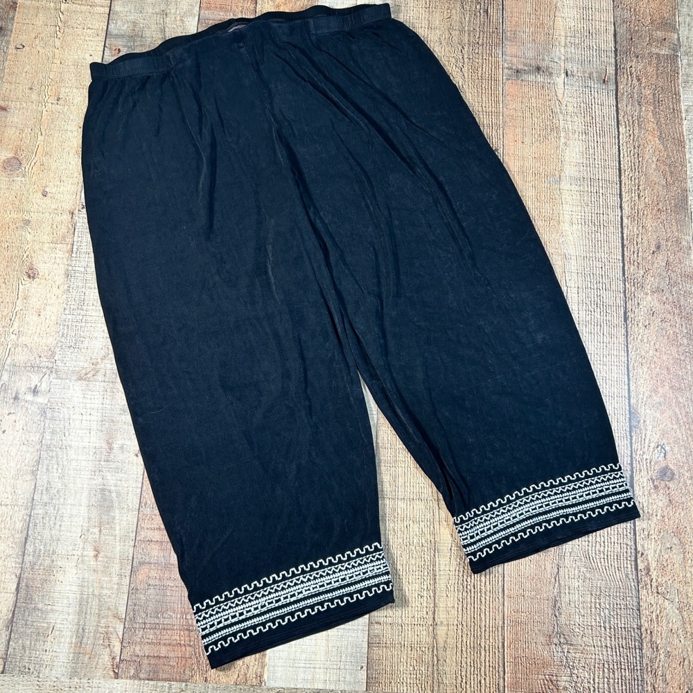Chico's Travelers Black Slinky Crop Pants Size 4 XXL XL 20 22 Embroidered Capris